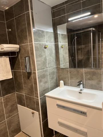 Hotel Attrap'Reves Aspres-sur-Buëch Esterno foto